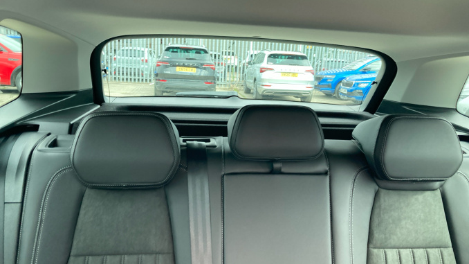 Skoda Karoq 1.5 TSI SE Edition 5dr Petrol Estate - Image 16